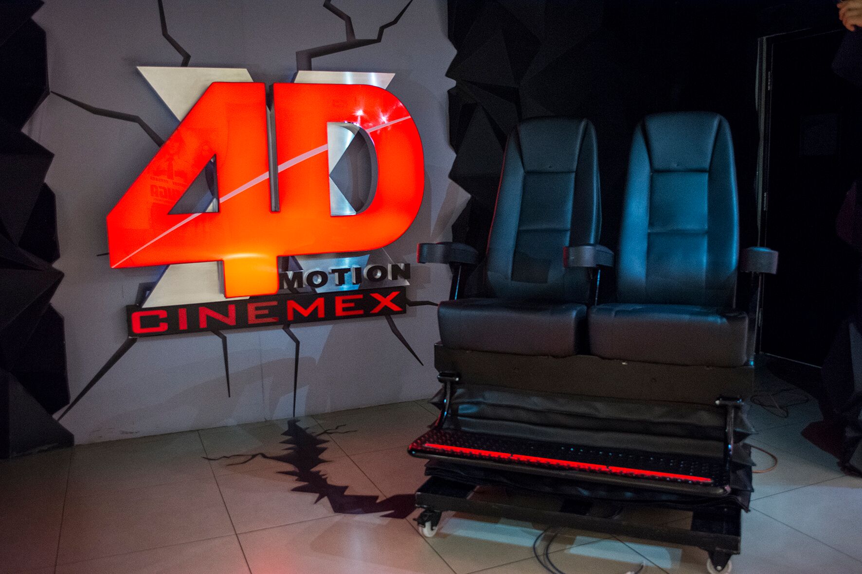 4D Theaters & Silulations Magnigadgets LLC